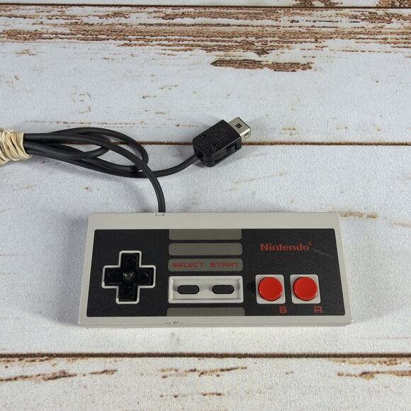 Nintendo Mini NES Classic Edition OEM Controller – CLV-002 - Picture 1 of 4